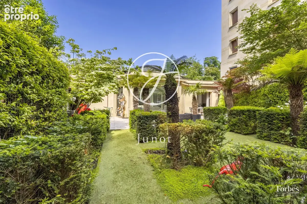 Paris 16e - MARÉCHAL MAUNOURY - Maison contemporaine - 424,29m² habitables - 8 pièces - Jardin 400m² - Terrasses - Piscine - Gar - photo 26