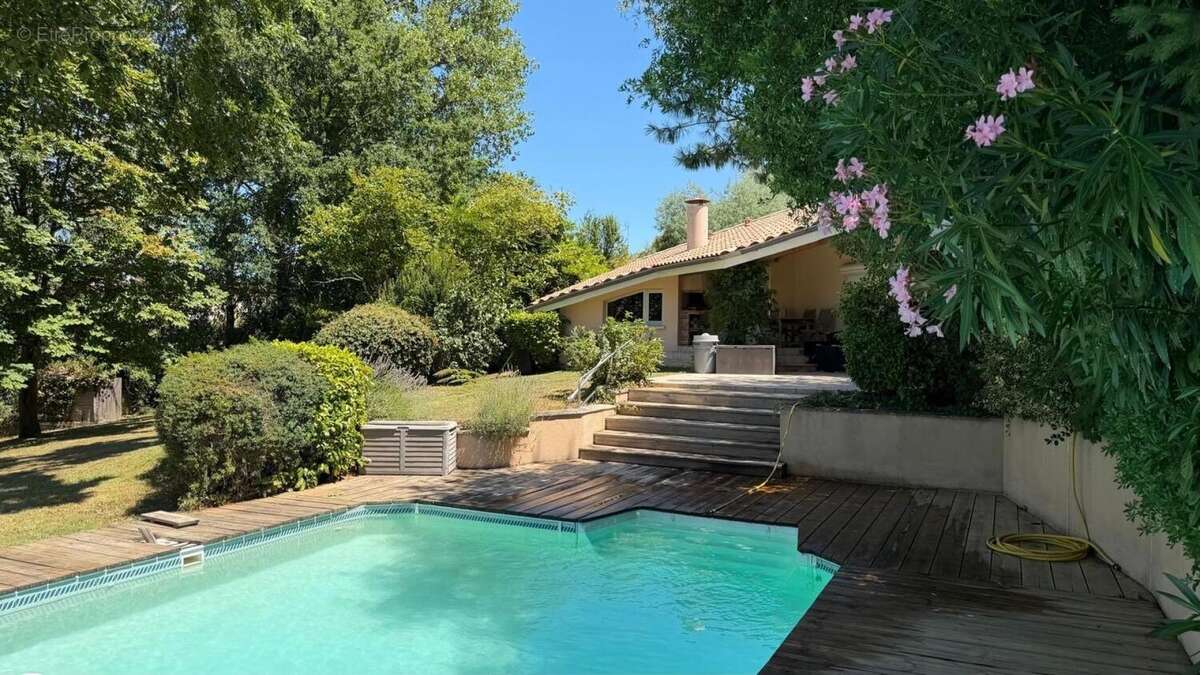 Maison 197 m² à Le Pian-Sur-Garonne  - photo 2