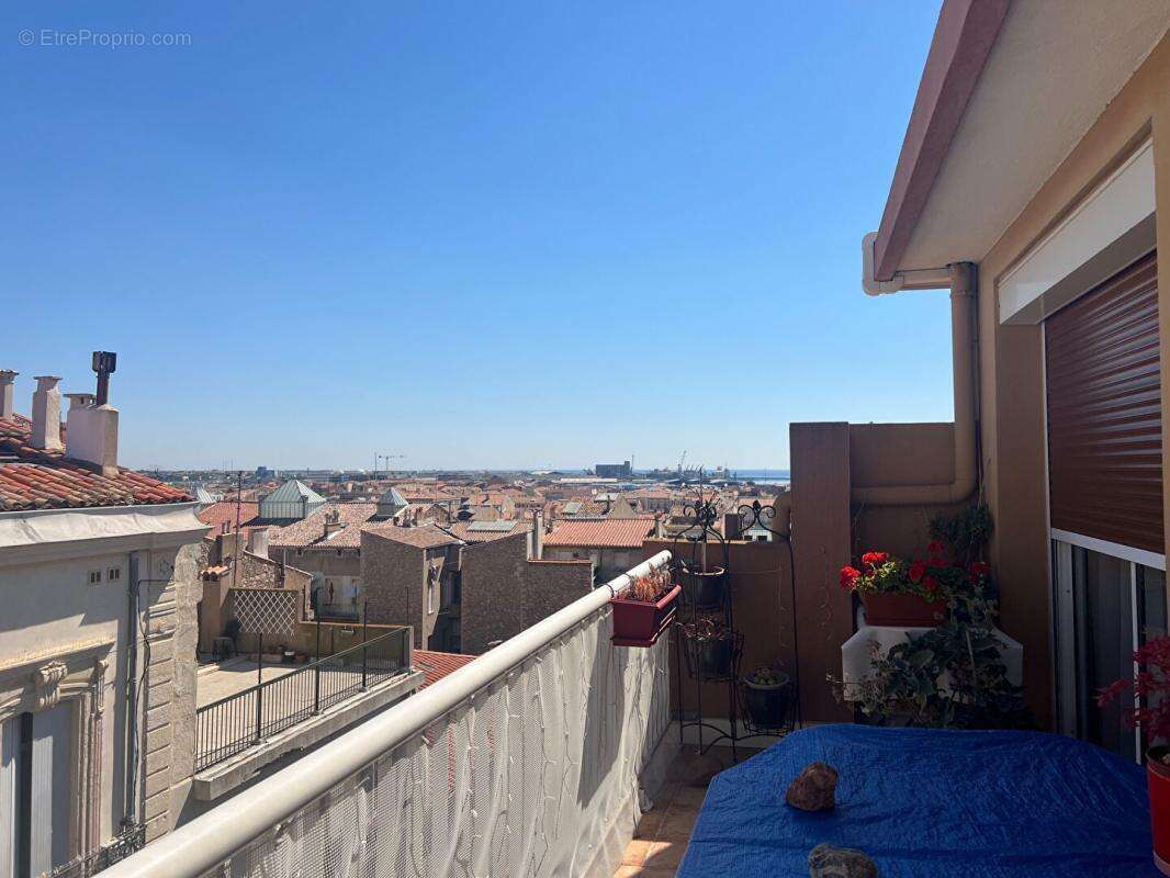 Sete   Appartement en dernier étage avec ascenseur 67 m2 - photo 3