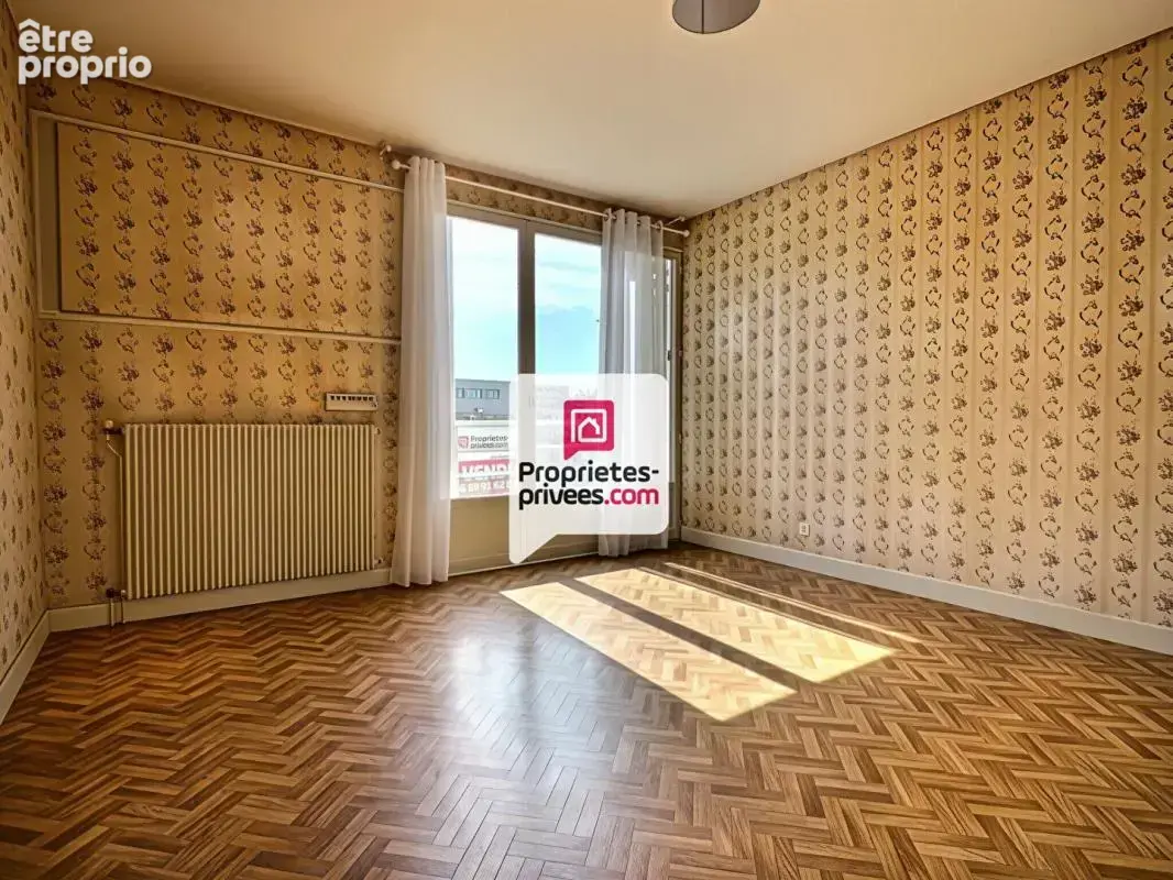 Appartement T4 d'env. 111m2 avec 3 ch., ascenseur et parking couvert dans secteur prisé sur PERIGUEUX (24000) - photo 10