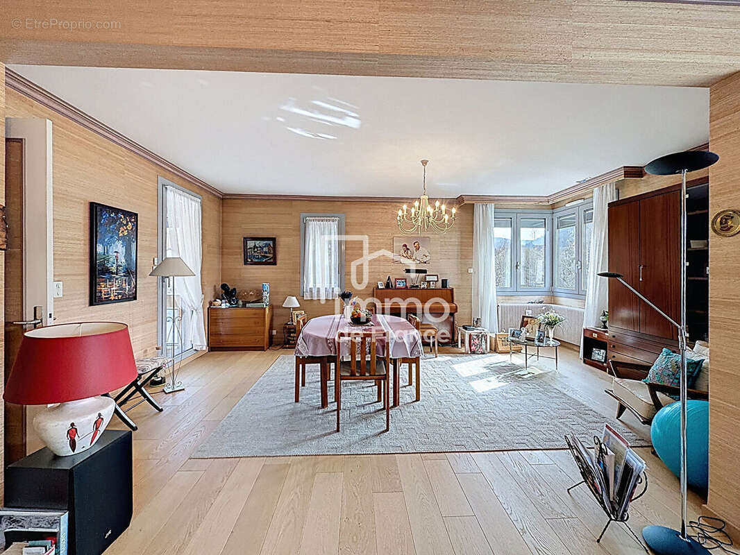 Appartement à OYONNAX