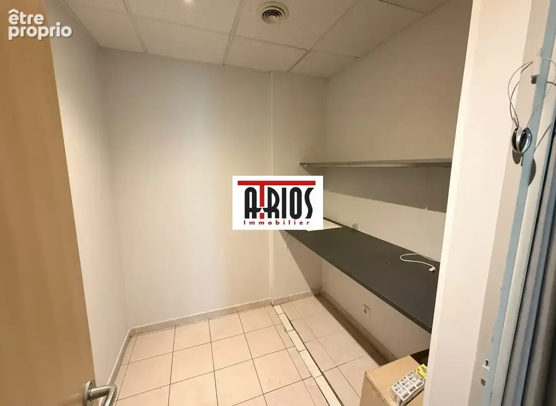 Commerce 60 m² à vendre à Hyeres (83400) - photo 9