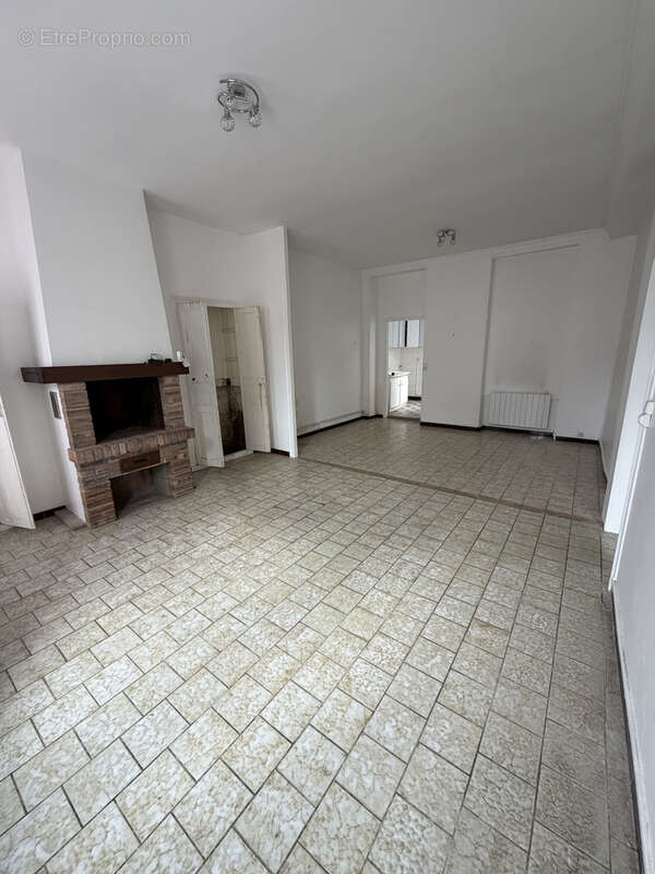 LA FERTE MACE, centre ville - photo 2