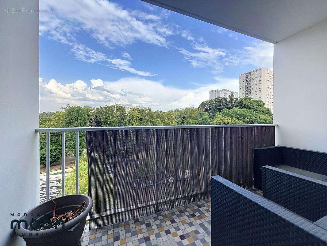 Appartement T4/5 de 86 m² avec garage et cave – Lyon 5e Champvert – Commerces et bus à pied, résidence rénovée - photo 11