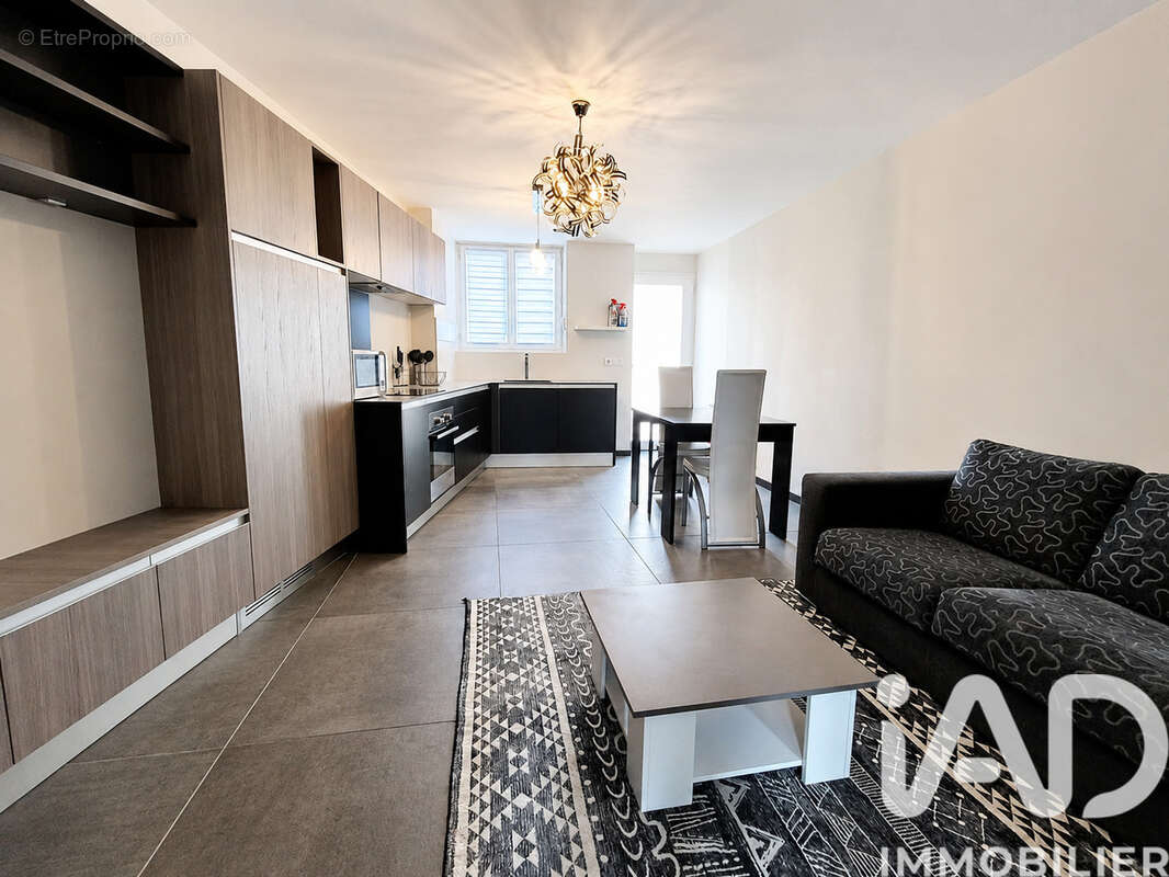Photo 2 - Appartement à LA TOUR-DE-SALVAGNY