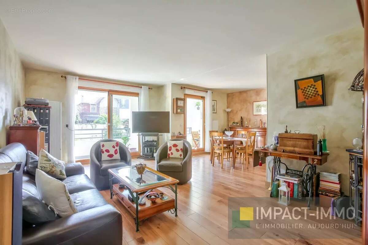 Appartement à LA GARENNE-COLOMBES