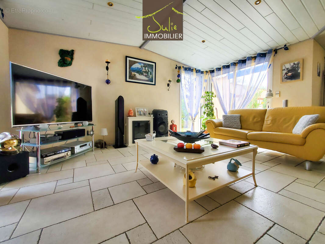 Maison à LA CHAPELLE-SAINT-LAURENT