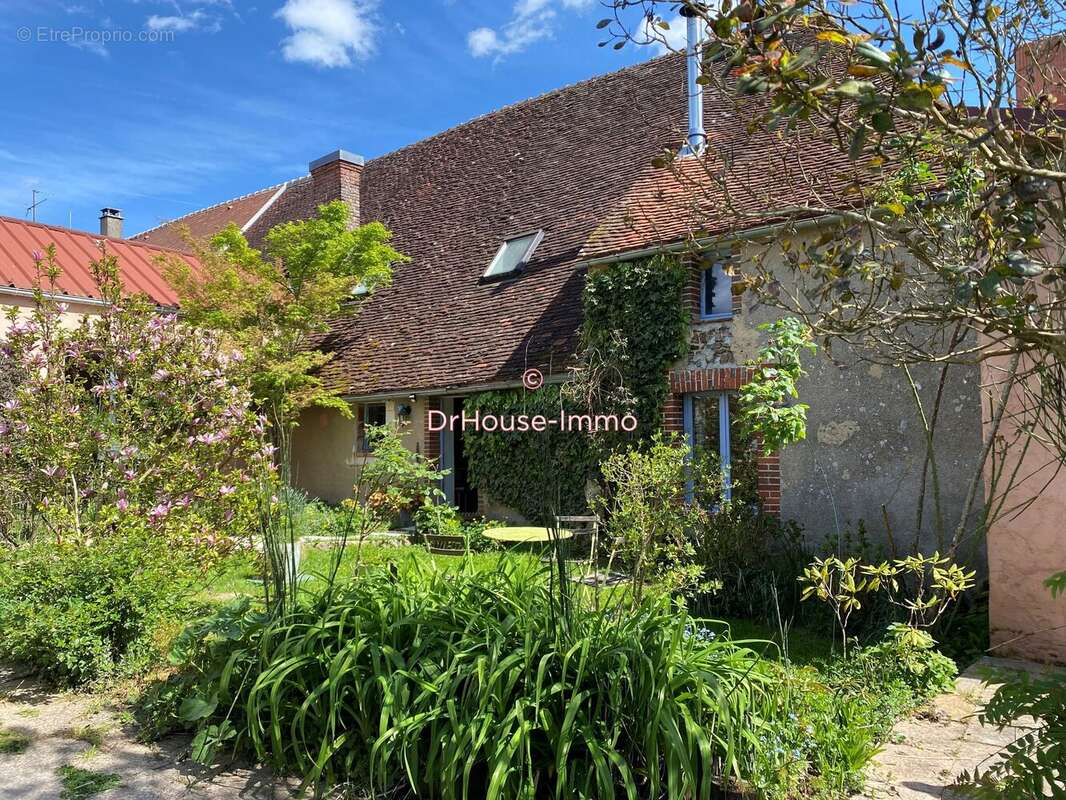 Maison à TOUCY