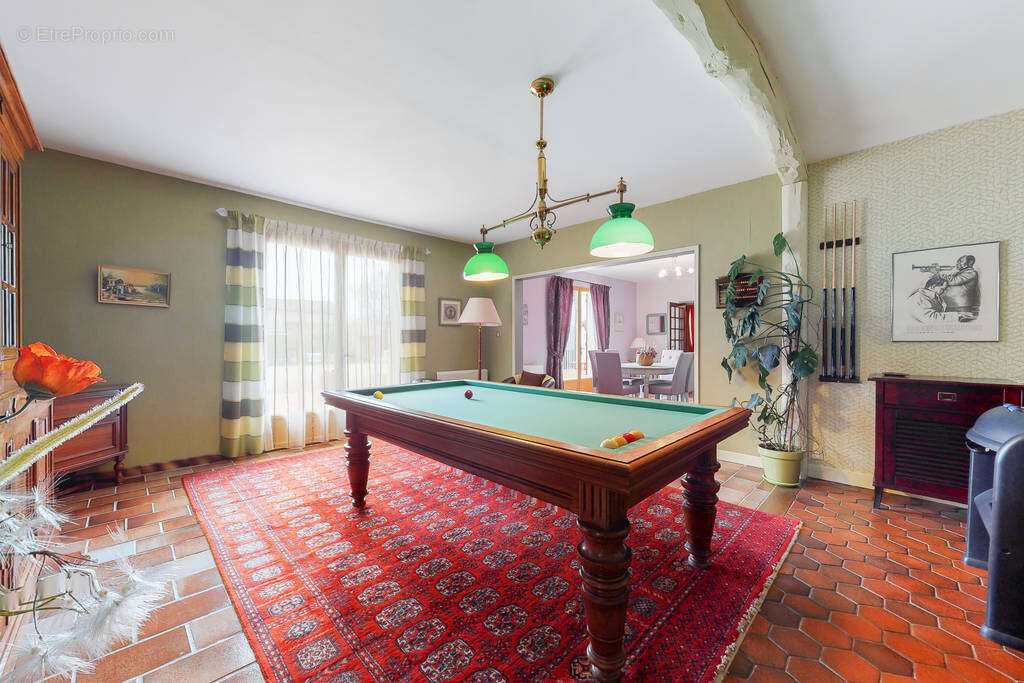 Maison à GIFFAUMONT-CHAMPAUBERT
