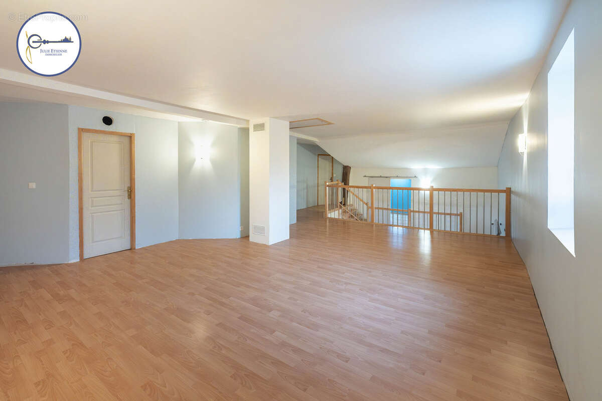 Maison mitoyenne damas aux bois - 8 pieces 224m2 - photo 11
