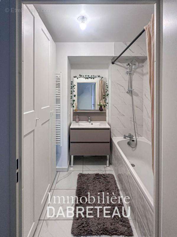 Appartement à VAULX-EN-VELIN