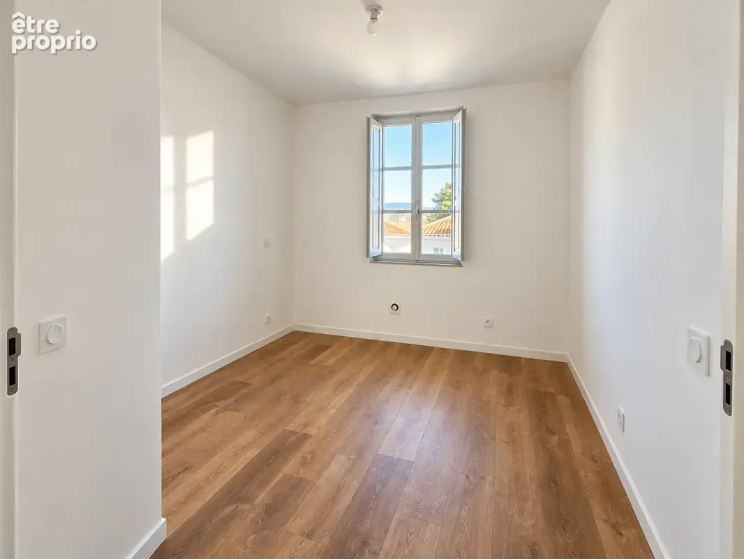 Appartement T3 rénové - 57 m2 -  2 chambres - Quartier Saint-Bruno - photo 6