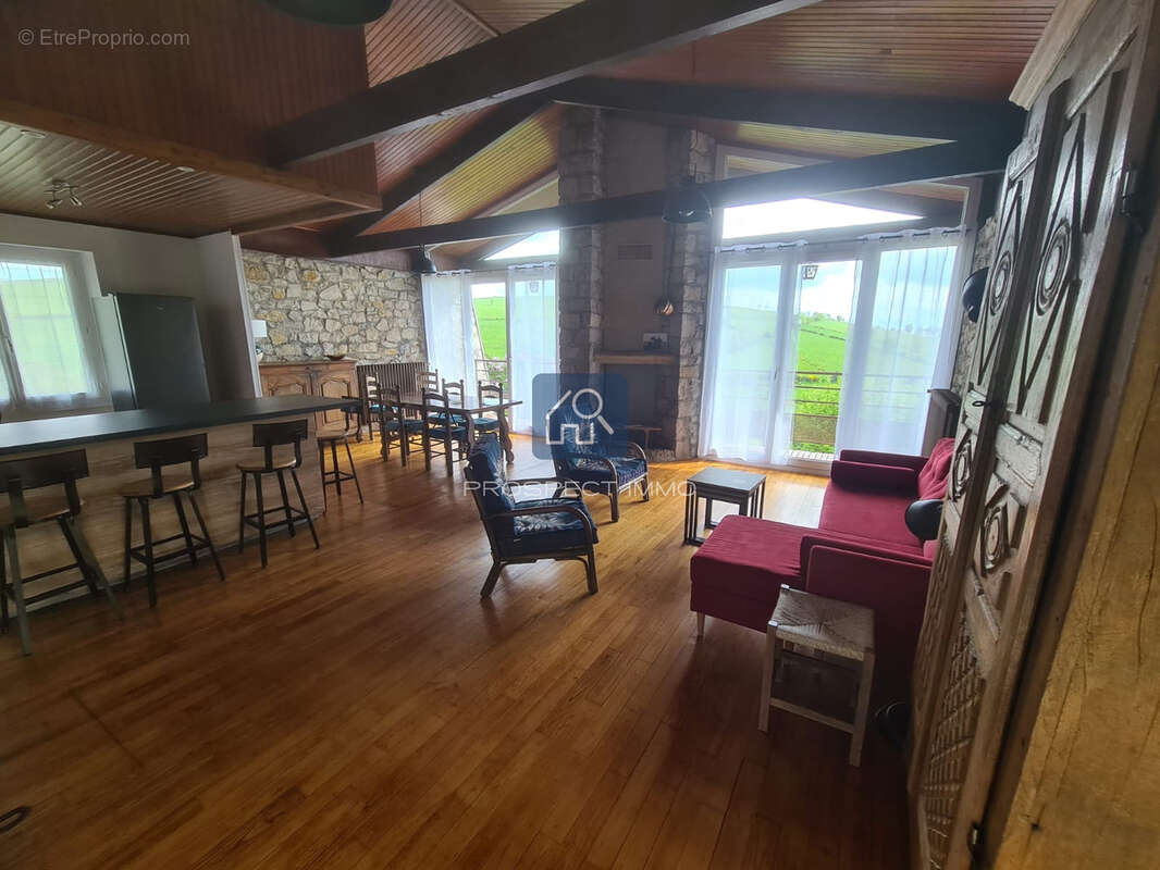 Maison à SAINT-GENIEZ-D&#039;OLT