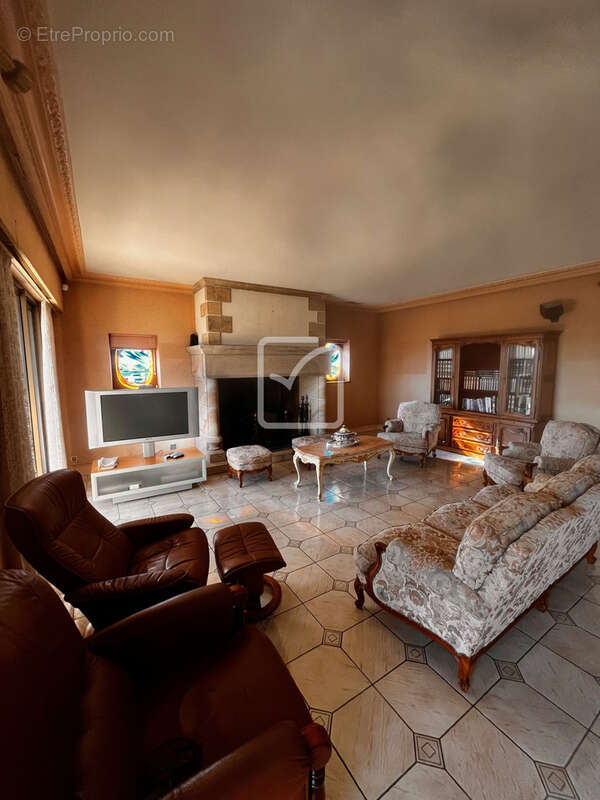Maison à OBJAT