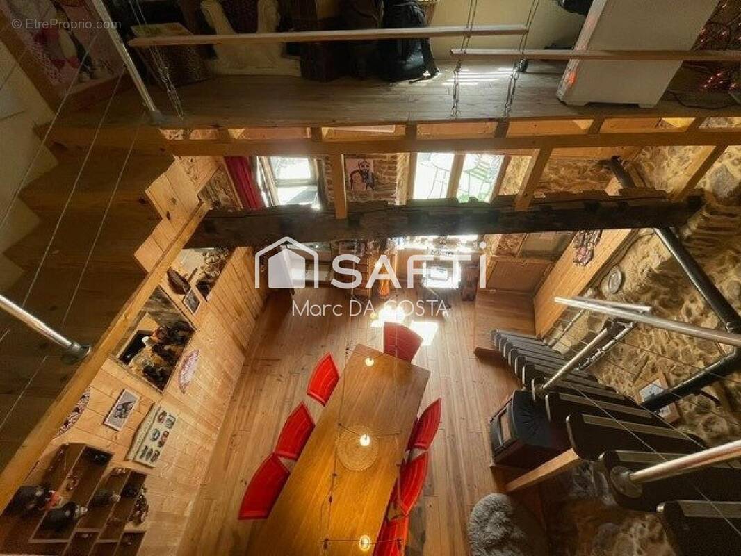 Photo 1 - Maison à CHEVRIERES