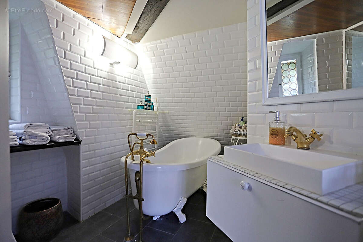 St Germain des Prés Loft 43 m² - photo 10