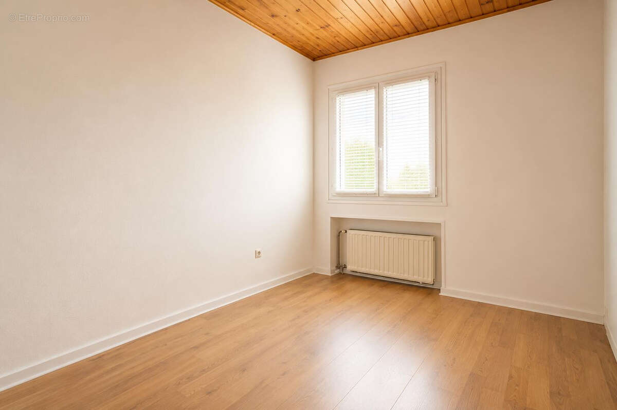 Appartement à MEZIERES-SUR-SEINE