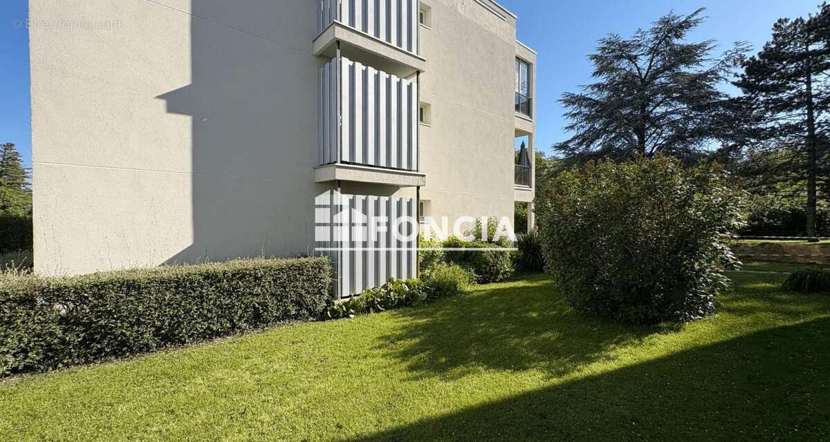 Appartement à FRENEUSE