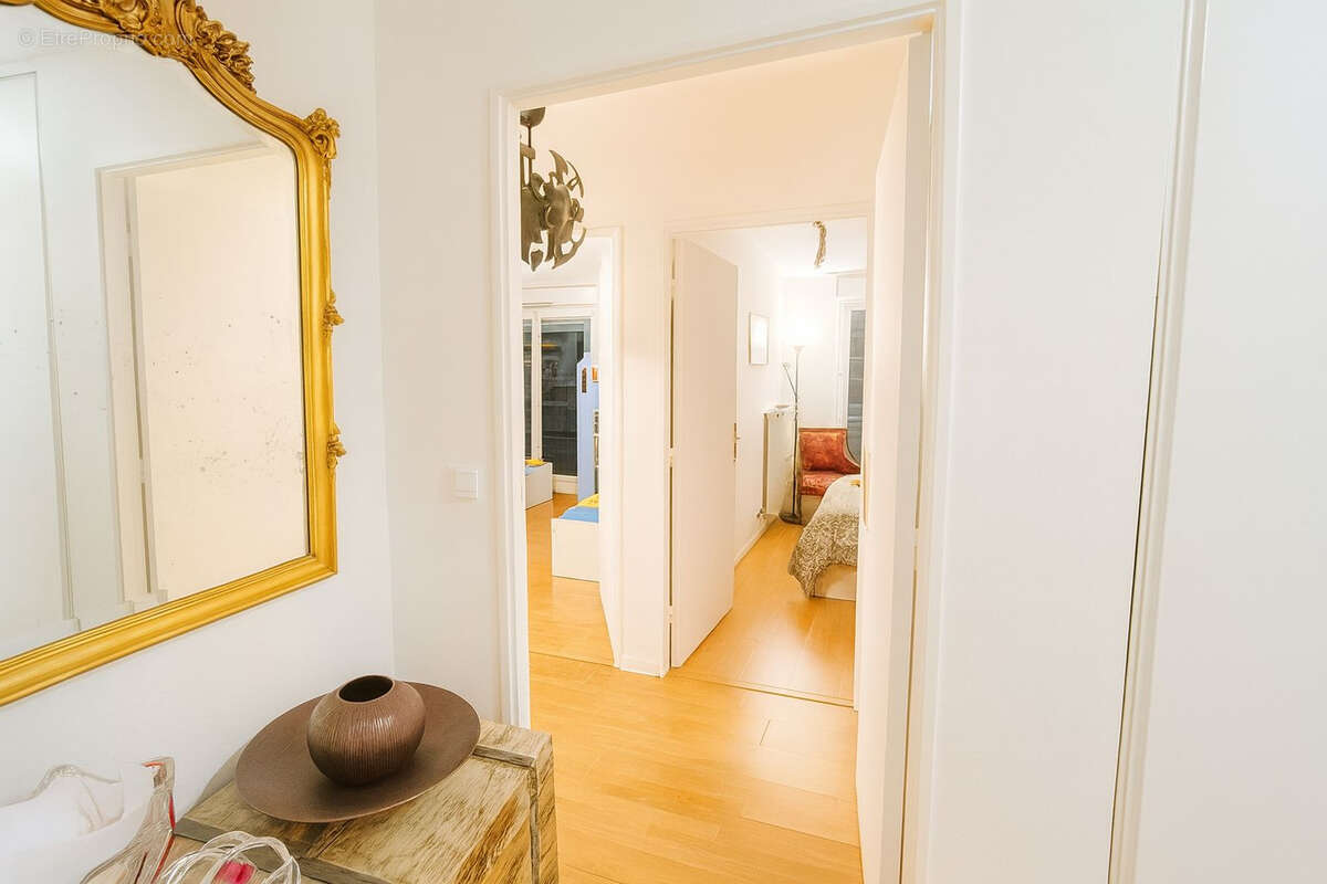 Appartement à COURBEVOIE