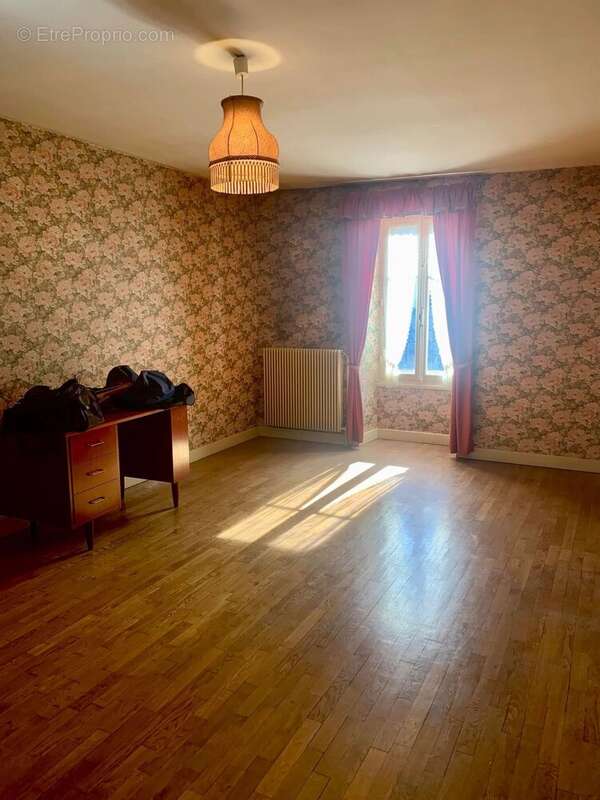 Maison à BOUX-SOUS-SALMAISE