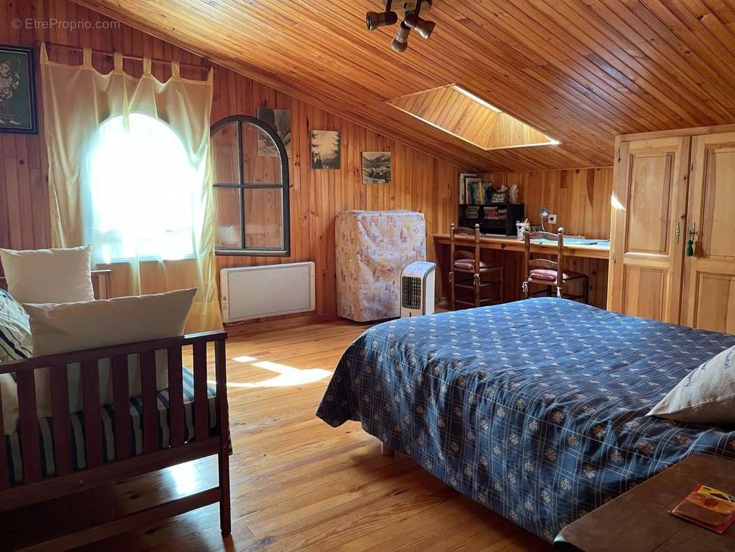 Maison à LARAGNE-MONTEGLIN