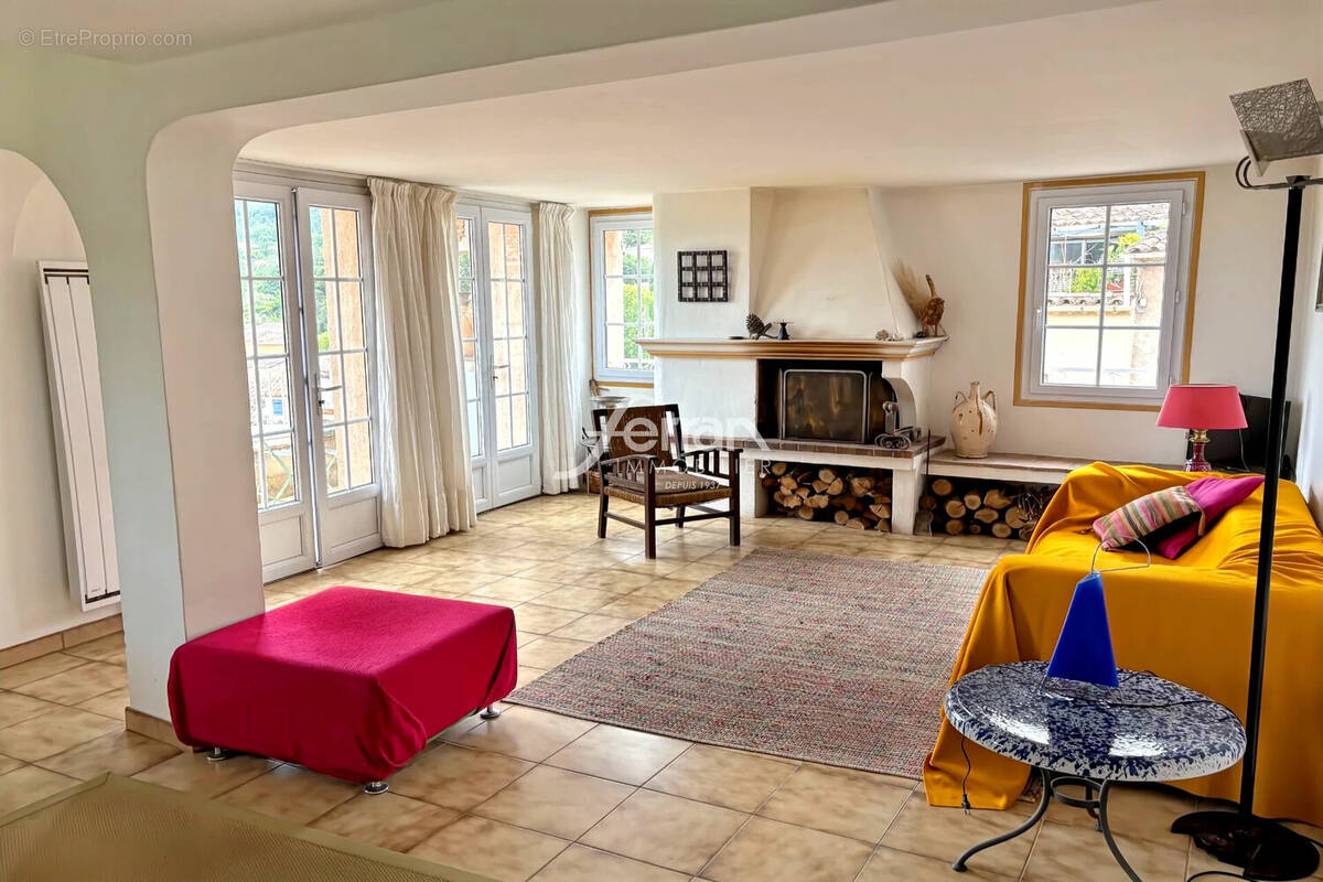 Appartement à FIGANIERES