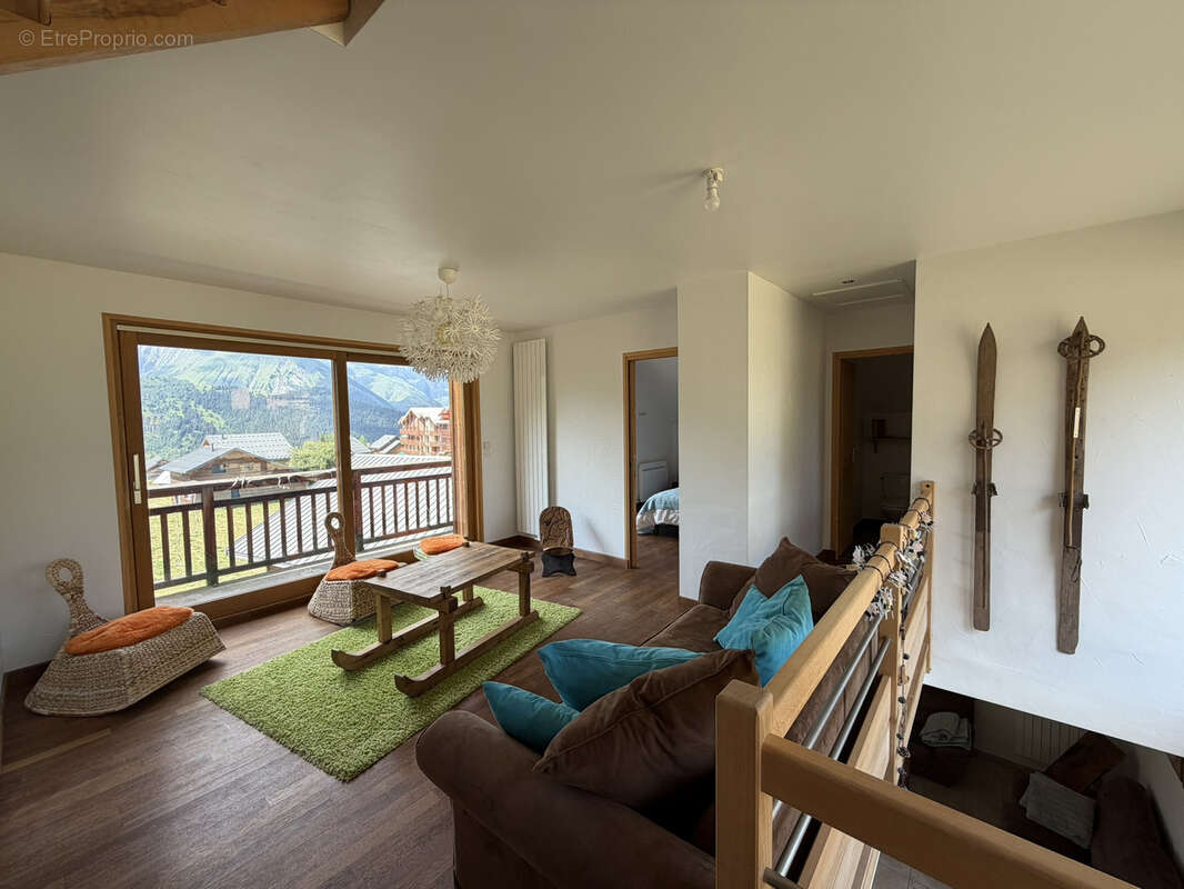 Emplacement idéal pour ce chalet au pied des pistes de ski ! - photo 7