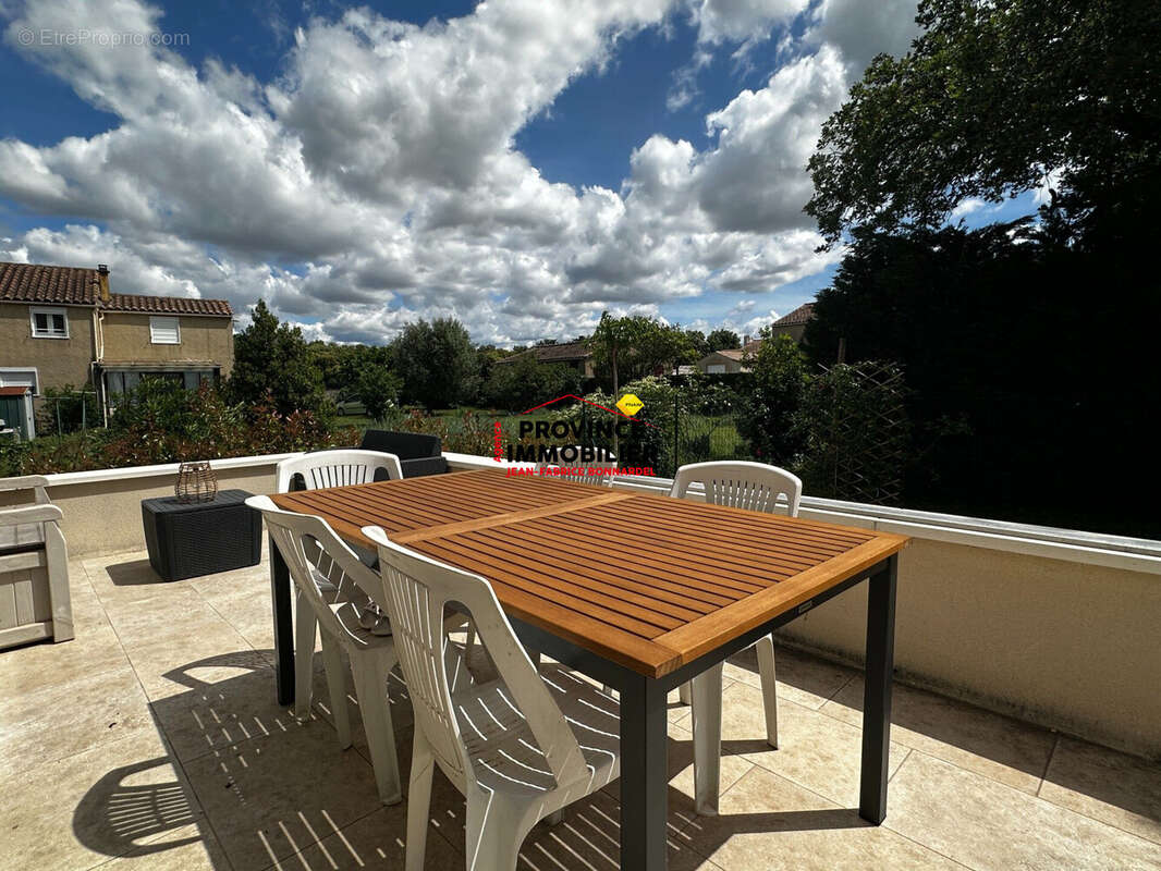Maison 133 m² à Grillon  - photo 2