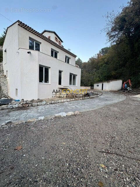 Maison à PEILLE
