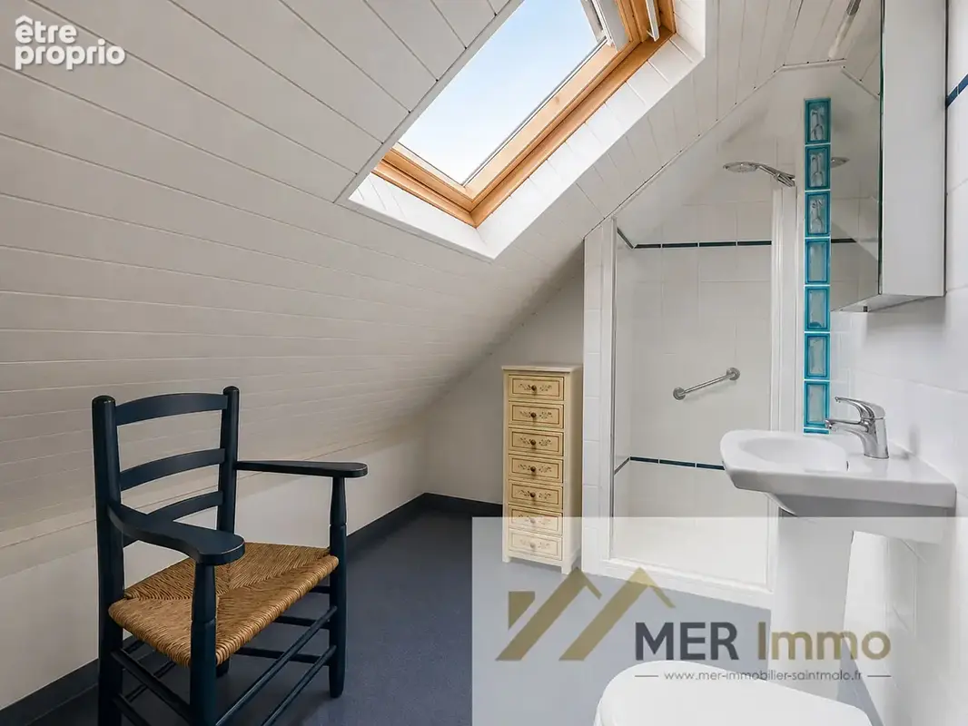 DINAN CENTRE - EXCLUSIVITE MER IMMOBILIER - Le charme d'une maison familiale au coeur d'un magnifique jardin arboré de plus de 1 - photo 10