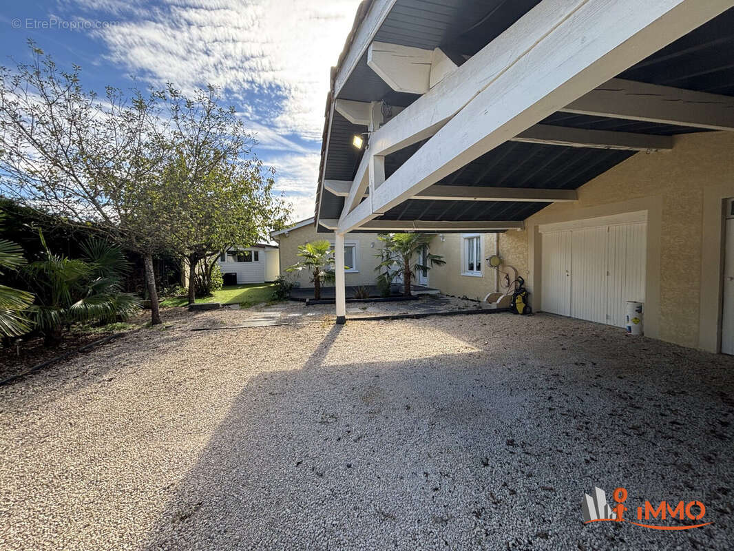 Maison à MONTVERDUN