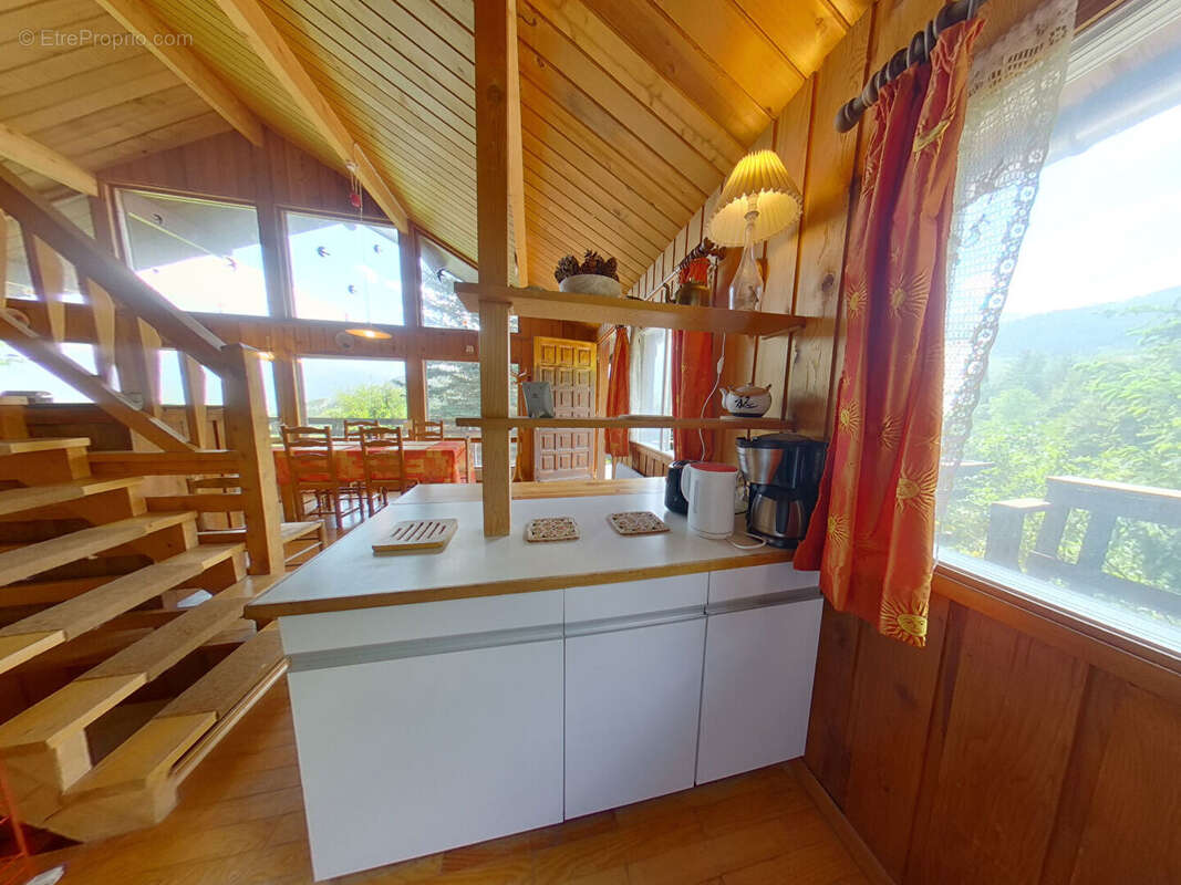 Maison à ENCHASTRAYES