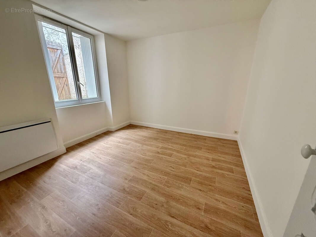 Appartement à SAINTE-LIVRADE-SUR-LOT