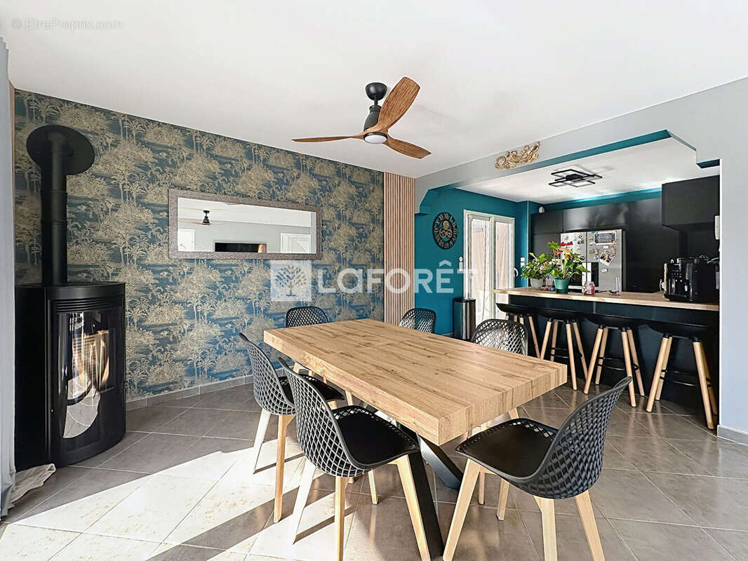 Maison à SAINT-ETIENNE-SUR-CHALARONNE