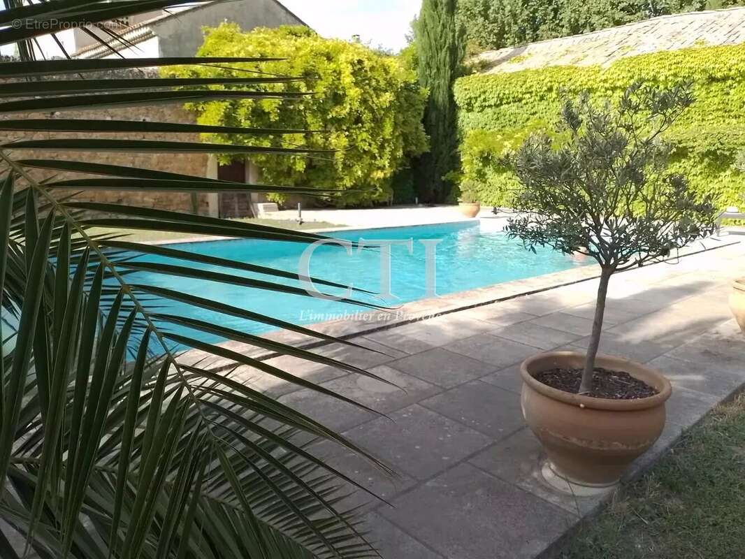 Maison à VAISON-LA-ROMAINE