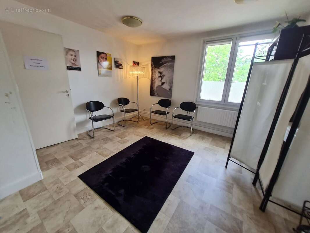 Saint-Cyr l'Ecole - Centre Mairie - photo 6