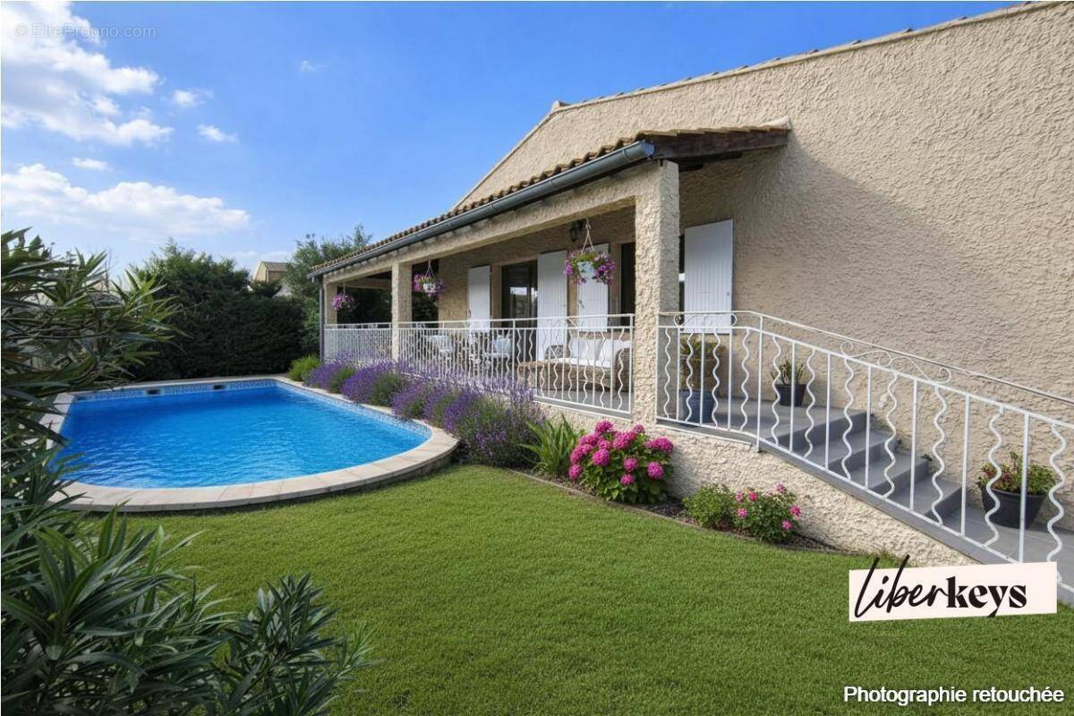 Maison à ENTRAIGUES-SUR-LA-SORGUE