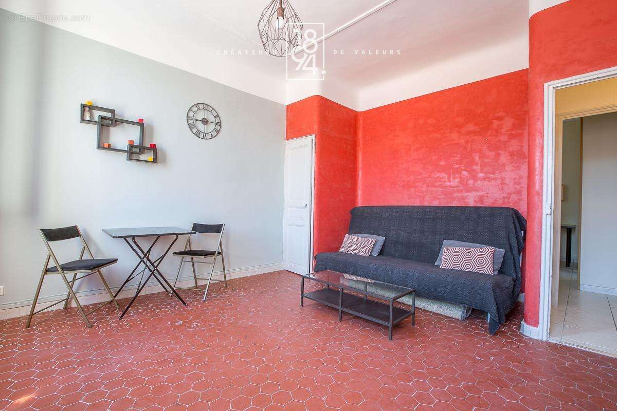 Appartement à MARSEILLE-5E