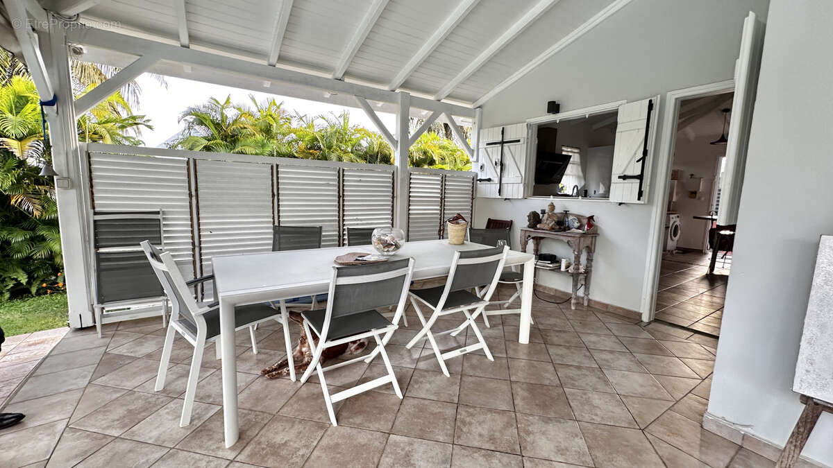 Maison à PETIT-BOURG