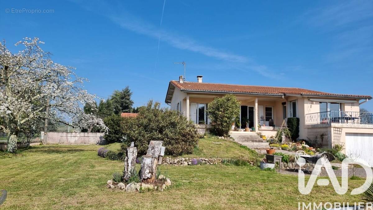 Photo 1 - Maison à SAINT-MAGNE-DE-CASTILLON