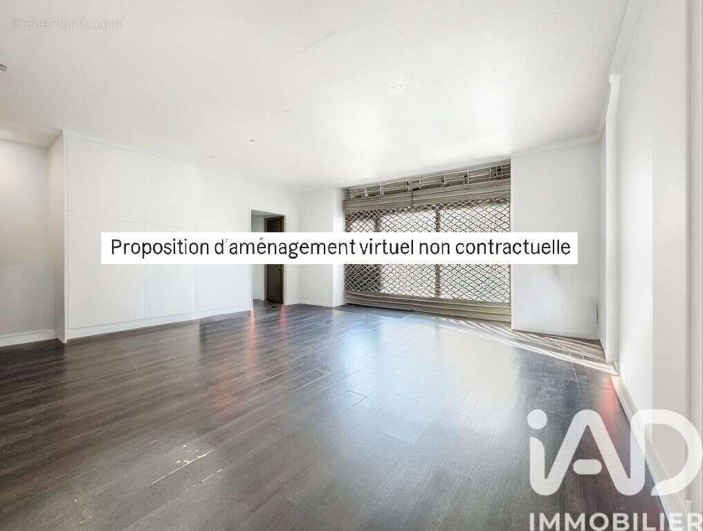 Photo 4 - Commerce à LA MOUILLE