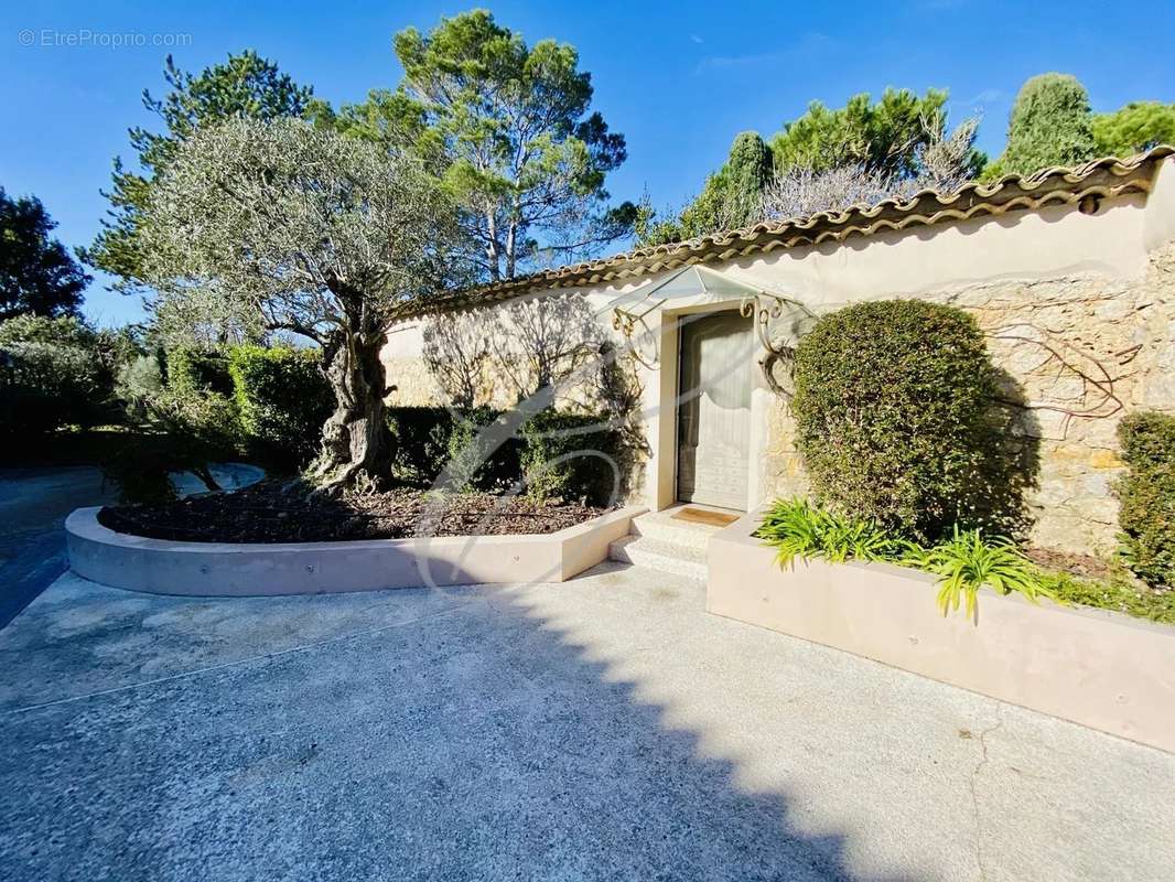 Maison à MOUGINS