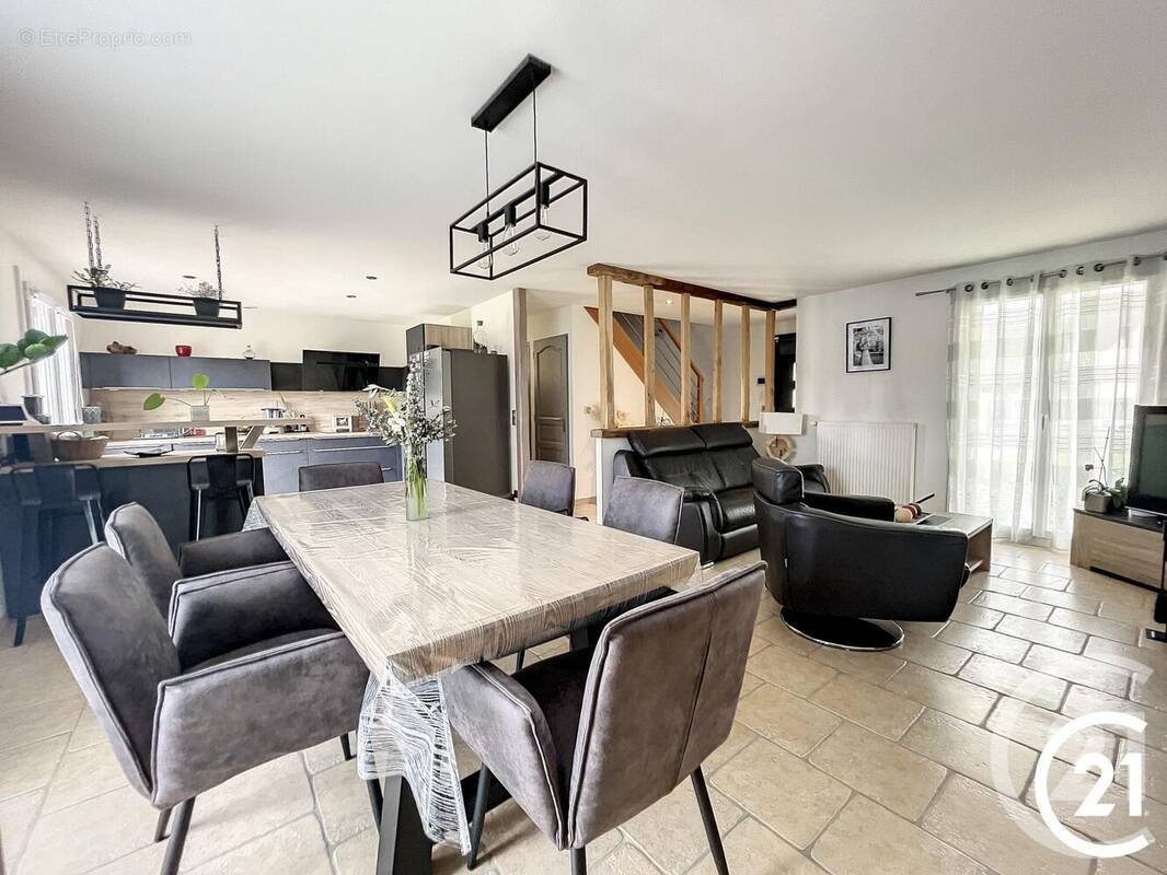 Maison à MAROLLES-SUR-SEINE