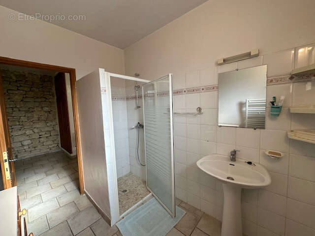 Maison à PERNES-LES-FONTAINES