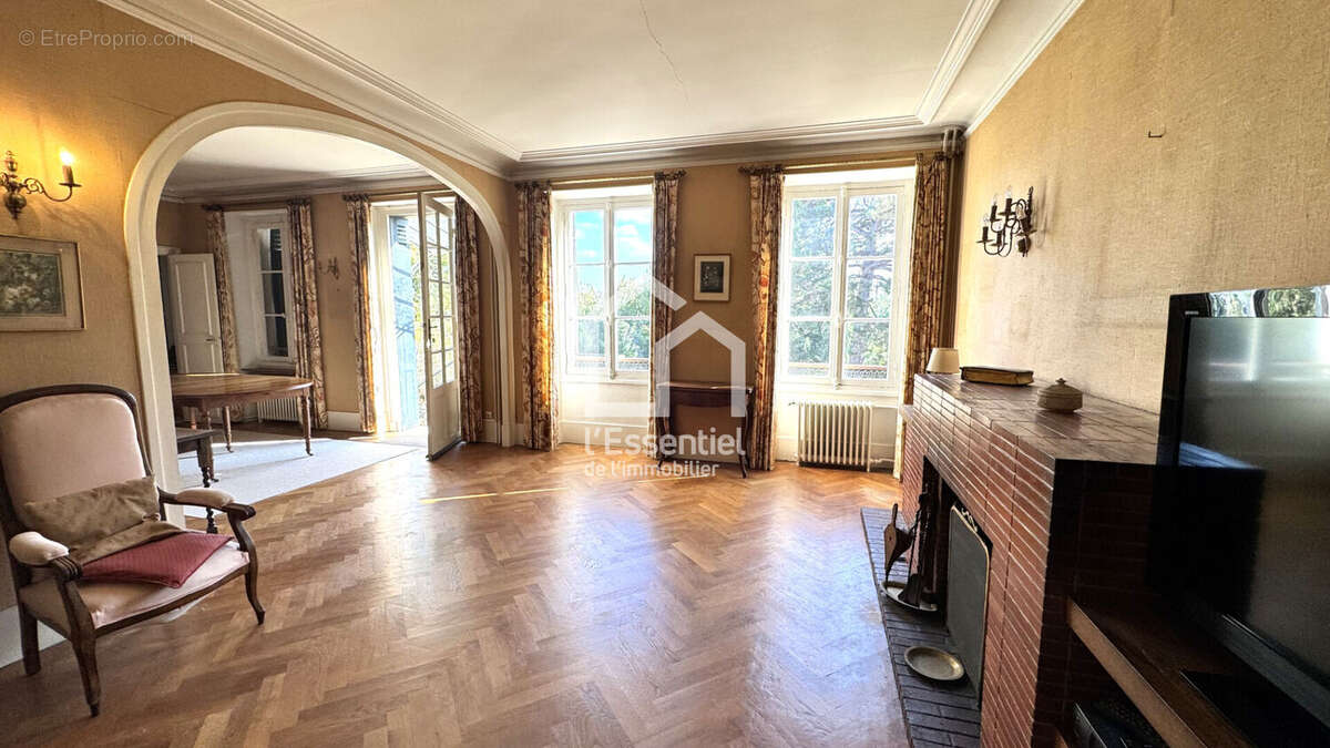 Maison à VERNEUIL-SUR-SEINE