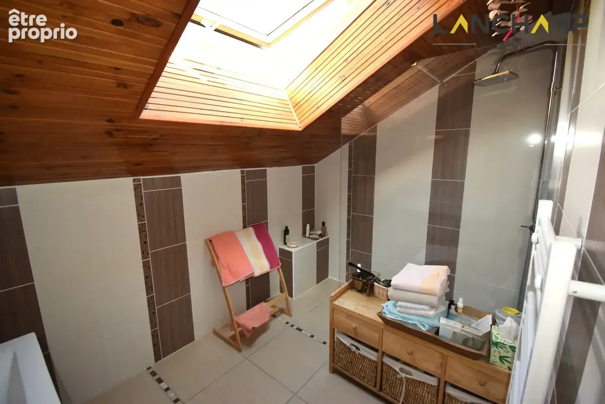 Spacieuse maison dans un cadre verdoyant - photo 16