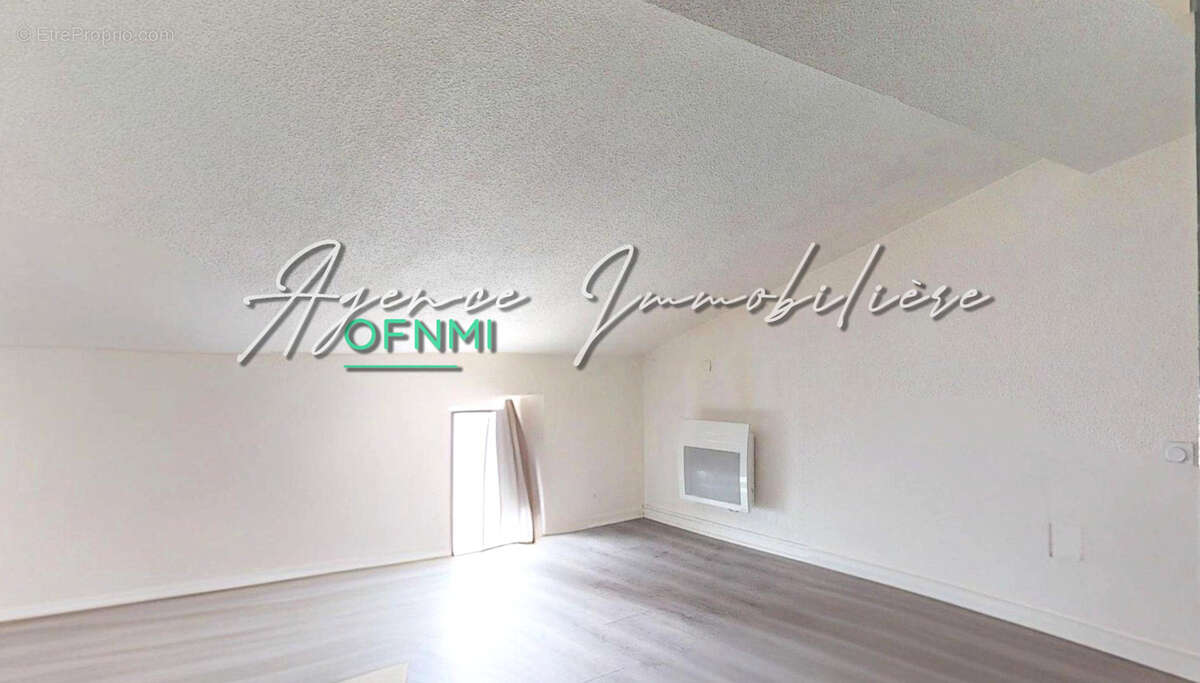 Appartement à SURY-LE-COMTAL