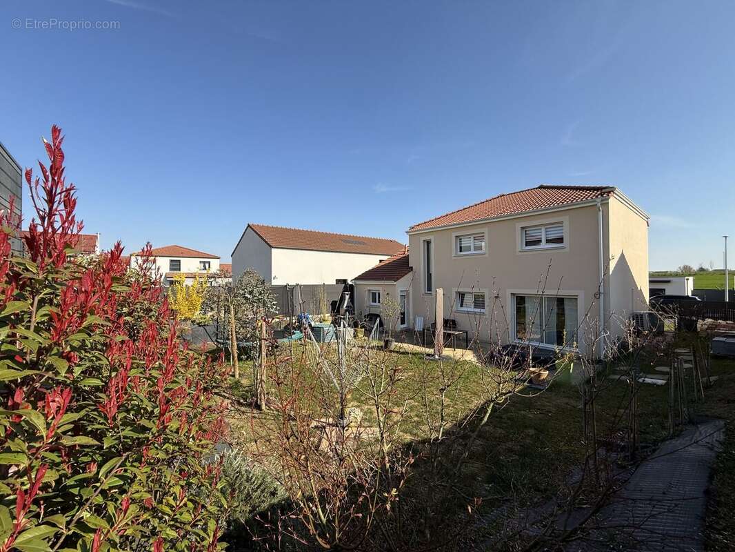 Maison à CUVRY