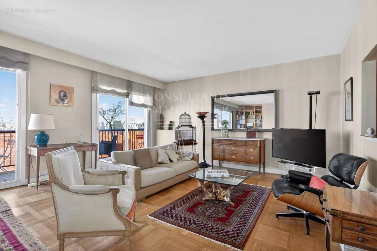 Appartement à PARIS-7E