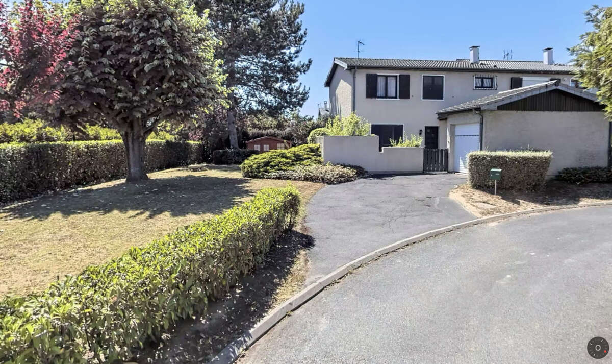 Maison à CLAYE-SOUILLY